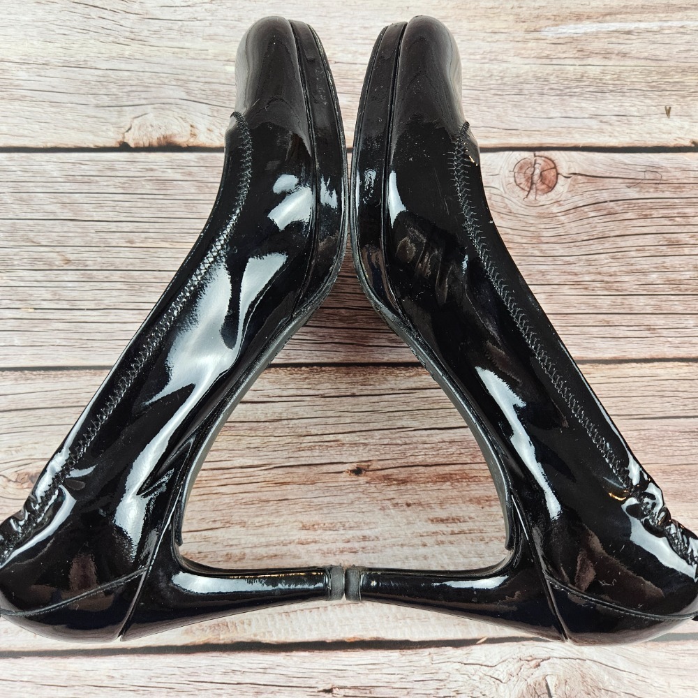 Stuart Weitzman Women's Black Patent Elastic Edge Platform Heels, size 6.5 - Picture 5 of 8